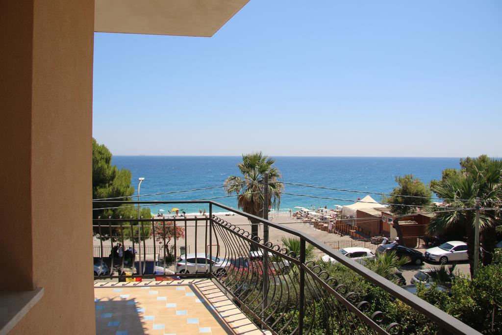 Chrismare Hotel Mazzeo Exterior foto
