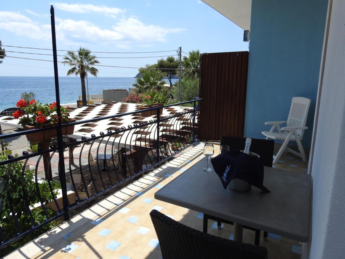 Chrismare Hotel Mazzeo Exterior foto