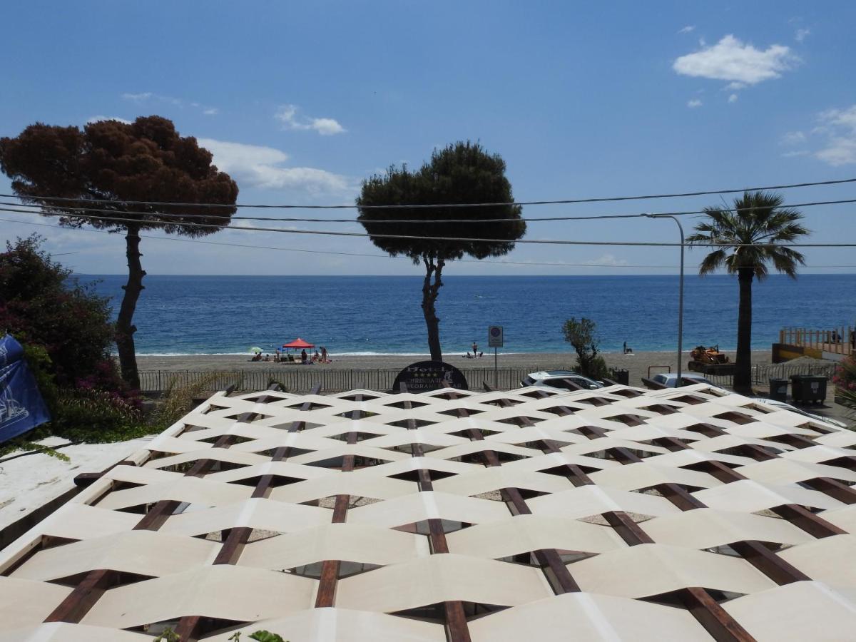 Chrismare Hotel Mazzeo Exterior foto